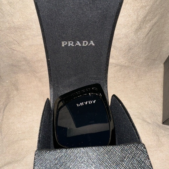 Prada sunglasses 🕶️ - Picture 7 of 10